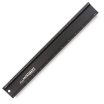 Regla metálica ALUMICUTTER de 24" negra